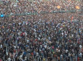 image of a crowd at a stadium