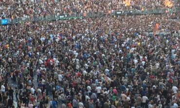 image of a crowd at a stadium